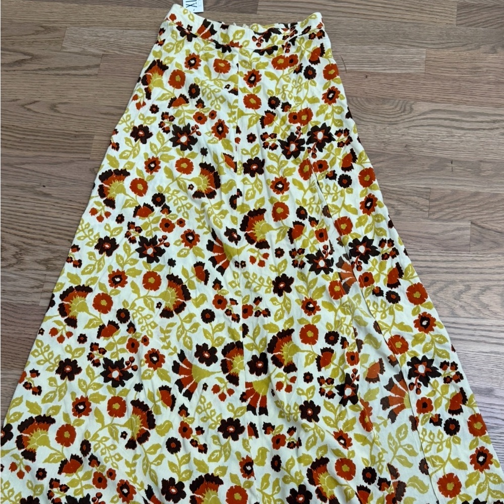 Floral muted yellow Maxi skirt - Picture 4 of 6